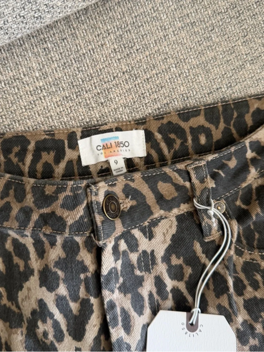 NWT Cheetah Print Wide Leg Jeans - Picture 6 of 9